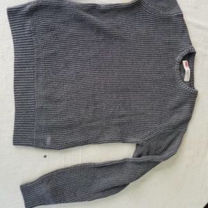 Levi’s knit grey sweater medium slim fit